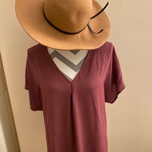 Brand new- LUSH sz M, short sleeve top.